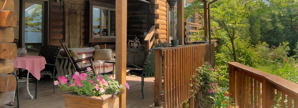 Back deck at Once Upon a Mountain B & B in Luray VA